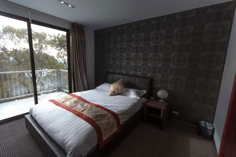 Duck Inn - Accommodation Whitsundays 2