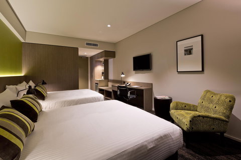 The Glen Hotel & Suites - Accommodation Whitsundays 2