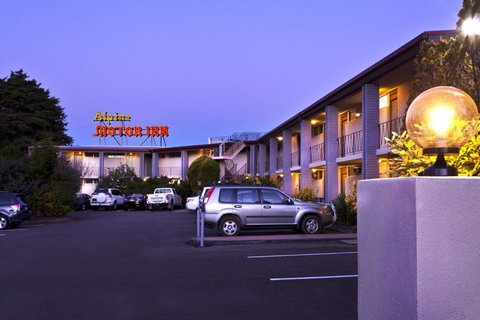 Alpine Motor Inn - Accommodation Whitsundays 0