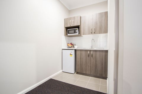 Harvest Lodge Motel - Accommodation Whitsundays 2