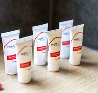 Monash Hotel - Accommodation Whitsundays