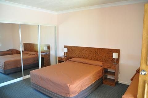Townview Motel - Accommodation Whitsundays 1
