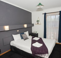 Elm Court Motel - Accommodation Whitsundays