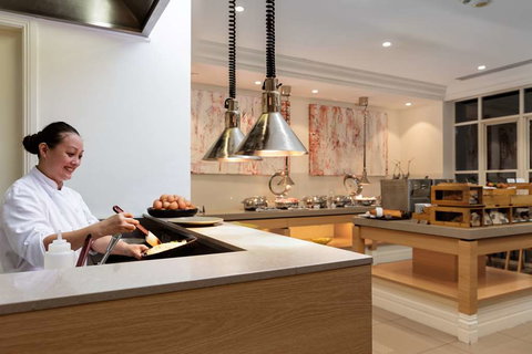 Rydges Newcastle - Accommodation Whitsundays 10