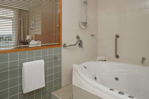 Rydges Newcastle - Accommodation Whitsundays 14