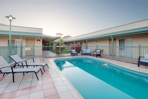 Best Western Crystal Inn - Accommodation Whitsundays 13