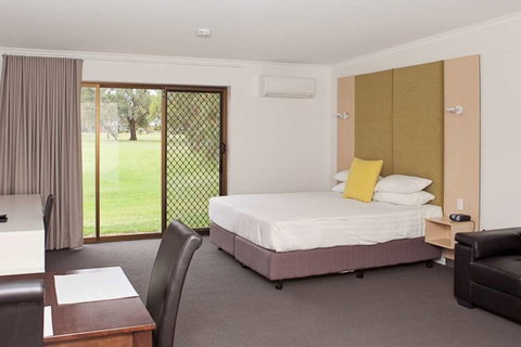 Comfort Inn & Suites Riverland - Accommodation Whitsundays 1