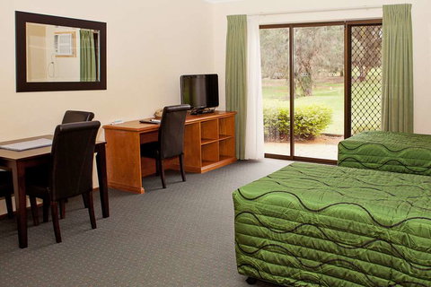 Comfort Inn & Suites Riverland - Accommodation Whitsundays 2