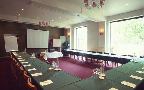 Best Western Plus The Tudor-Box Hill - Accommodation Whitsundays 8