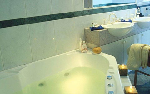 Best Western Plus The Tudor-Box Hill - Accommodation Whitsundays 12