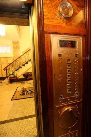 ULTIQA Rothbury Hotel - Accommodation Whitsundays 1