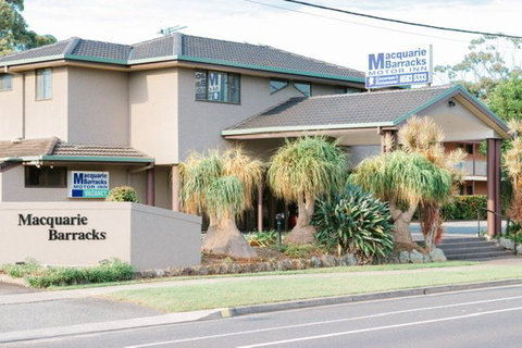 Macquarie Barracks Inn - Accommodation Whitsundays 0