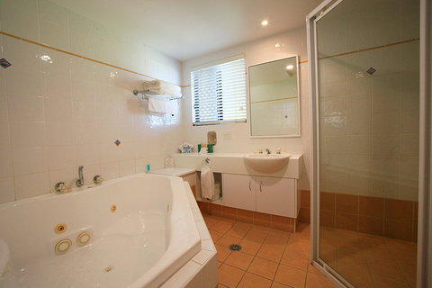 Macquarie Barracks Inn - Accommodation Whitsundays 2