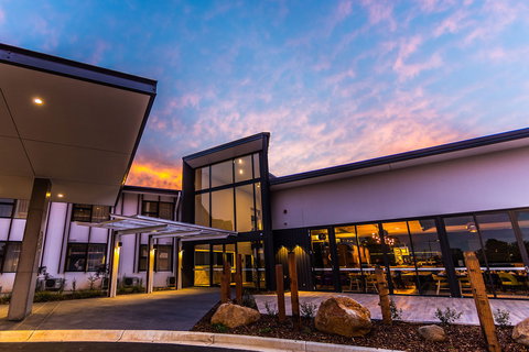 The Remington Orange - Accommodation Whitsundays 0