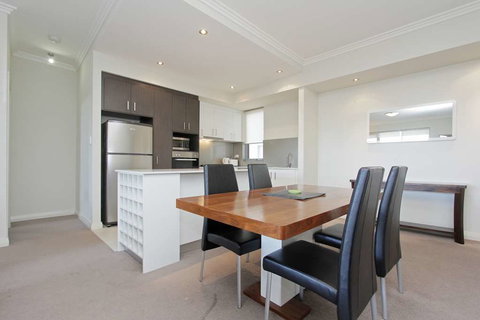 Zappeion Apartments - Accommodation Whitsundays 1