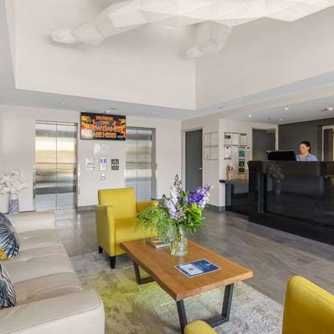 H on Mitchell Apartment Hotel - Accommodation Whitsundays 0