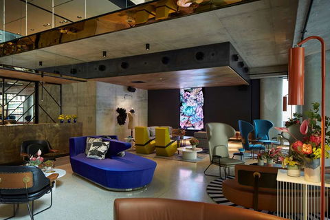 QT Melbourne - Accommodation Whitsundays 1