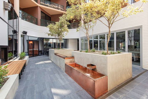 Amora Hotel Riverwalk Melbourne - Accommodation Whitsundays 2