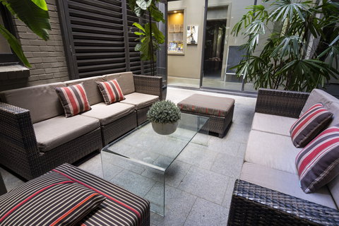 The Vulcan Hotel - Accommodation Whitsundays 2