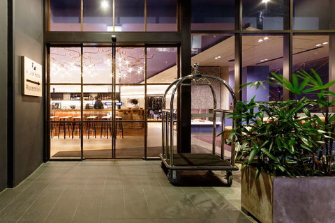 Alpha Mosaic Hotel - Accommodation Whitsundays 3