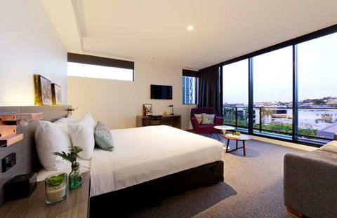 Alpha Mosaic Hotel - Accommodation Whitsundays 11