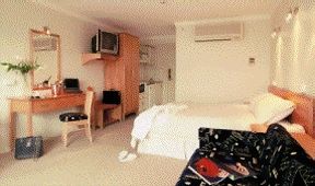 Astor Metropole & Apartment - Accommodation Whitsundays 0