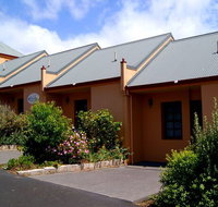 Meredith House and Mews - Accommodation Whitsundays