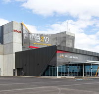 Rydges Pit Lane Hotel - Accommodation Whitsundays