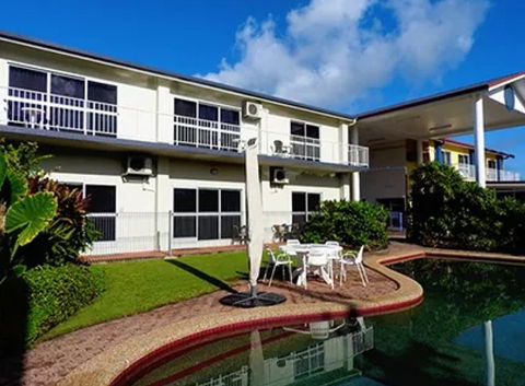 Barrier Reef Motel - Accommodation Whitsundays 0