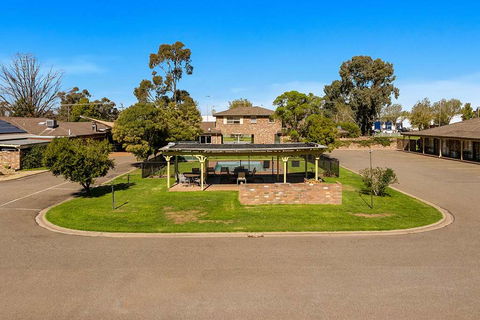 Quality Inn Carriage House - Accommodation Whitsundays 1