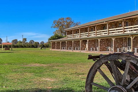 Quality Inn Carriage House - Accommodation Whitsundays 2