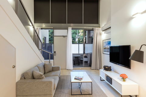 Meriton Suites Waterloo - Accommodation Whitsundays 2
