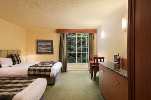 Country Club Tasmania - Accommodation Whitsundays 5