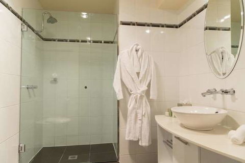 Peppers Seaport Hotel - Accommodation Whitsundays 3