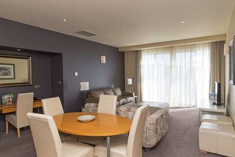 Peppers Seaport Hotel - Accommodation Whitsundays 4