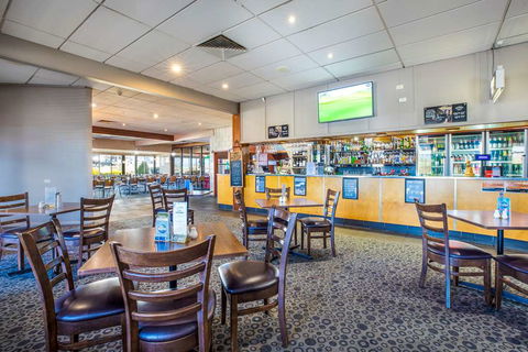 Nightcap at Riverside Hotel - Accommodation Whitsundays 6