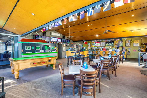 Nightcap at Riverside Hotel - Accommodation Whitsundays 7