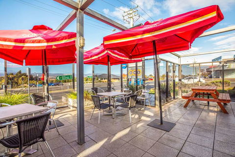 Nightcap at Riverside Hotel - Accommodation Whitsundays 8