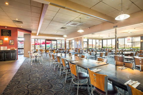 Nightcap at Riverside Hotel - Accommodation Whitsundays 9