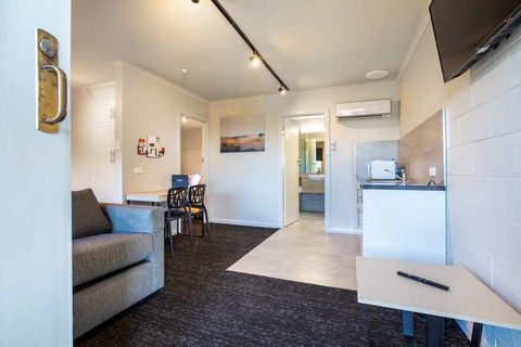 Nightcap at Riverside Hotel - Accommodation Whitsundays 10