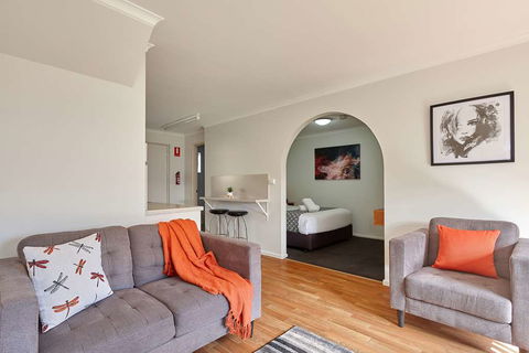 Elphin Villas - Accommodation Whitsundays 6