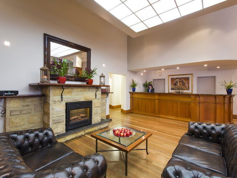 Hotel Grand Chancellor On Currie - Accommodation Whitsundays 1