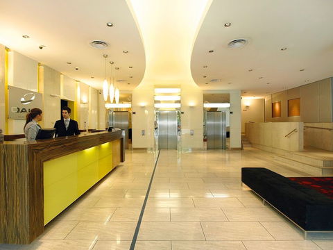 Oaks Embassy - Accommodation Whitsundays 1