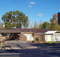 Amber Court Motor Inn - Accommodation Whitsundays