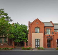 Majestic Old Lion Apartments - Accommodation Whitsundays