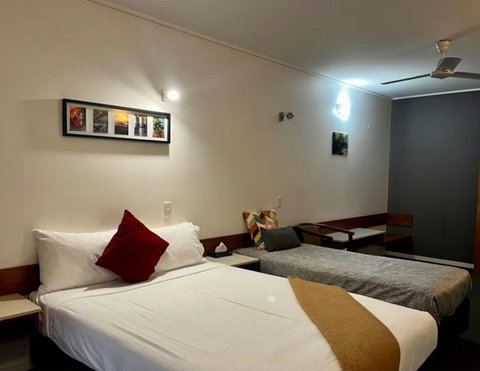 Ayr Traveller's Motel - Accommodation Whitsundays 1