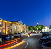Adelaide Inn - Accommodation Whitsundays