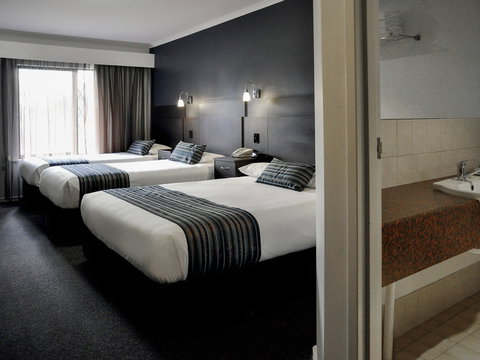 Ibis Styles Adelaide Manor - Accommodation Whitsundays 1