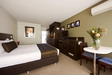 Station Motel - Accommodation Whitsundays 2