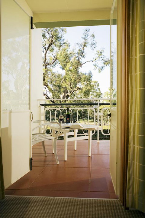 University House - ANU - Accommodation Whitsundays 16
